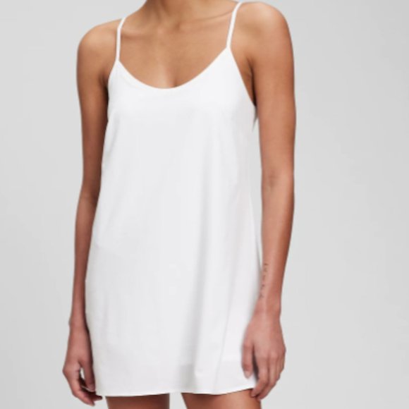 XXL - GapFit Runaround Tennis Dress NWT - White - Picture 1 of 10